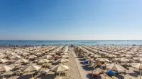 Club del Sole Pini Beach Village