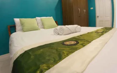 Weerawadee Place Отели в г. 