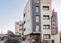 Coast Hotel Hoteles cerca de Taqwa Mosque