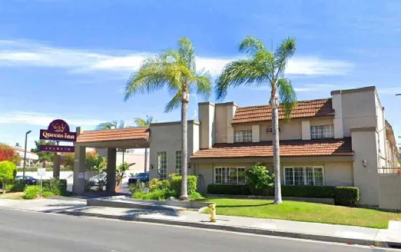 ควีนส์ อินน์ อะนาไฮม