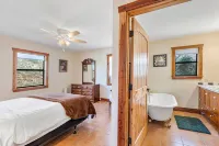 Peggy's View - Uplifting Cozy Mountain Views Hotel di County Brewster