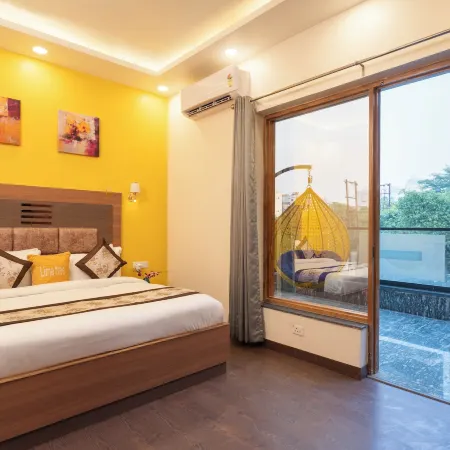 Lime Tree Hotel & One Bed Room Serviced Apartment - Noida Next to Sector 50 Metro with Party Venue
