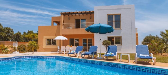 Villa Maya Bay - Com Piscina aquecível de água Salgada - Galé, Albufeira Hotels in Guia
