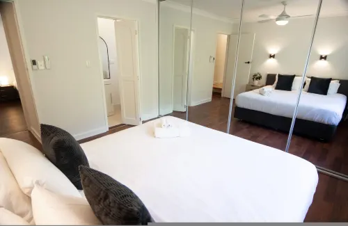 Sandy Pool Shack - Pet Friendly