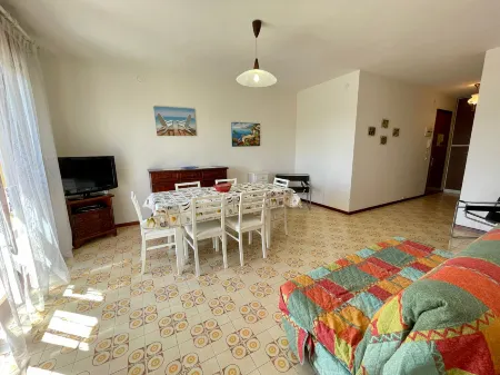 Spacious Apartment Near the Beach Отели в г. Каорле