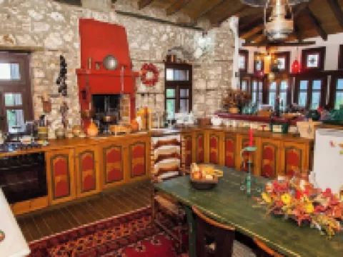 260m2 Unique Mountain House in Lilea Parnasos Hotels in Parnassos