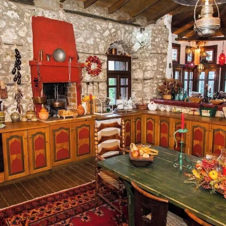 260m2 Unique Mountain House in Lilea Parnasos