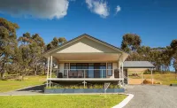 Neagles Retreat Villas Hotels in Clare