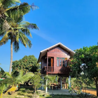 Shine Villa Sukhothai Отели рядом с достопримечательностью «Автовокзал Sukhothai»