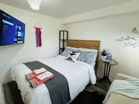 Sunrise BnB Hotels near Danforth