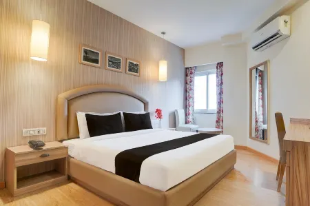 Elegant Stays With Rooftop Restro and Hill View