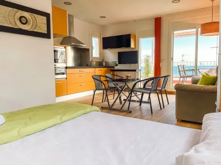 Attic by Unik Vacation Отели рядом с достопримечательностью «Mediterranean Balcony»