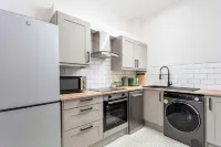 The Annick Suite No1 - Donnini Apartments Hotels in Irvine