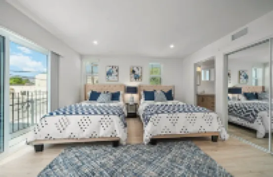 ซีรีน เอสเคปส์ ฮอลลีวูด