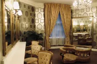 Royal Hotel