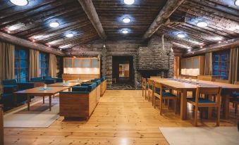 Santa's Hotel Aurora & Igloos