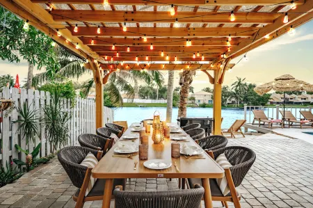 Tulum Villa Отели в г. Пемброк-Пайнс