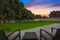 Family home in desirable neighborhood with pool ac Hôtels à : Eagle