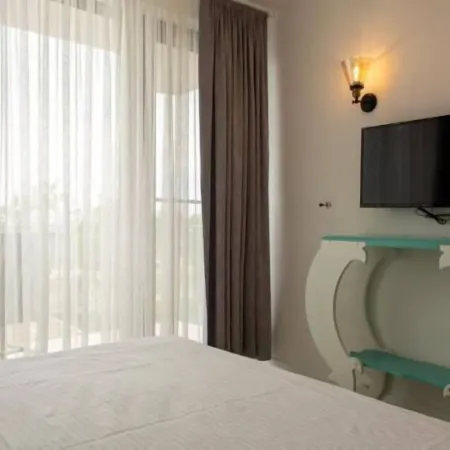 The Moon Villas Отели рядом с достопримечательностью «Спа-комплекс Mangalia»