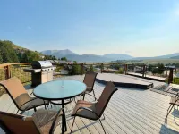 Modern 2BR on Mountain | Hot Tub | Walk to Resort Hotels in Crested Butte