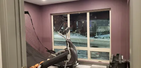 The Hue Hotel, Ascend Hotel Collection Отели рядом с достопримечательностью «Университет Томпсон Риверс»