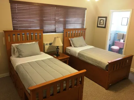 Bay Front - 'Villa La - Vue', Incredible Bay & Golf Course Views!  Sleeps 15.