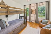 The Tide House: 3 miles from campus ~ Game Room ~ Outdoor Firepit!