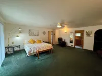 Bandon Beach Town Beauty!  Close to Old Town, Bandon Beach & Bandon Dunes Golf! Hotels near Circles In The Sand