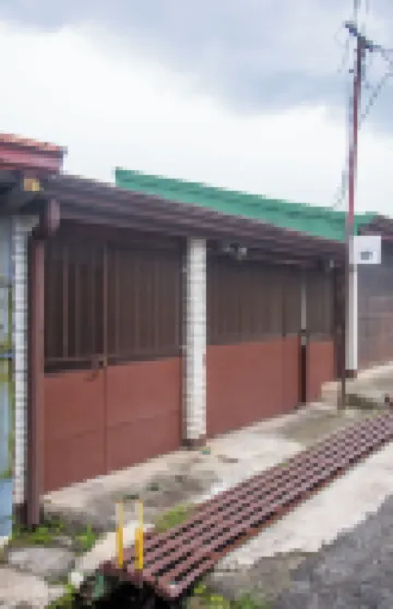 Aloj Entero 1km Juan Santamaría Airport