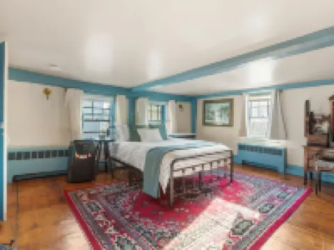 Historic 1686 Home Near Downtown l 5BR Retreat ビバリーのホテル