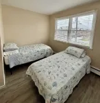 Charming 3-Bedroom House 2 Blocks to the Beach, 6 Beach Badges, and Parking