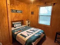 Cozy 3-bedroom with 2 full bath cabin at Lake Somerville- Birch Creek