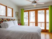 Private 3Bd3.5Ba w/ Lake View, Pool, Hot Tub, Fast Wi-Fi 🐶