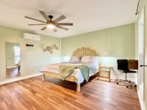 Family A-Frame: Fully-Fenced, Hot Tub, Fire Pit