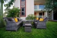 Alexander Palace Hotel Apartment Hotel di Aburi