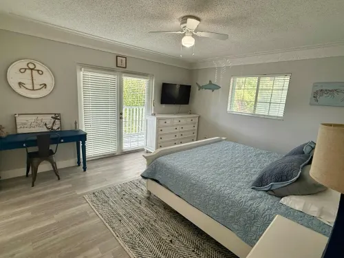 LaTeDa  Charming 4-bedroom house in Key Largo with Pool, Dock and optional Boat.