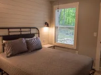 S'mores & More Tiny House - Tracy City トレーシー・シティのホテル
