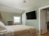 Restored 3Br Mining Home in Historic Calumet Hotels in Calumet