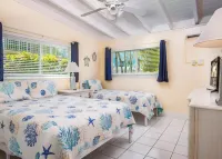 Keeper Cottage. Canal, Pool Club. Private backyard, XL Screen Porch. 37 ft Dock