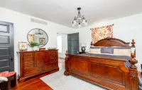 Bourbon Trail/8 mins to distilleries/Fenced Yard/Pet-Friendly/Entire House