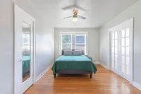 6 bedroom spacious living near downtown