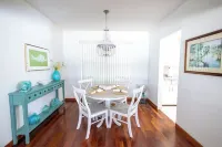 The Hibiscus Haven~ centrally located near hospital/ downtown Stuart