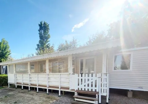 Vias Mobil-home Neuf Avec Terrasse, Clim Camping LA Carabasse 4 Hotels in Vias
