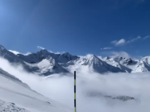 PEYRAGUDES - BACK ON SKIS - Sleeps 8