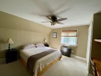 Unique Family Rental on Lake Champlain, NYLife is Good" 尚普蘭住宿飯店
