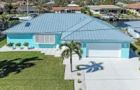 NEW!! PARADISE! MODERN-WATERFRONT-LARGE HEATED POOL-5 MIN TO FISHVILLE