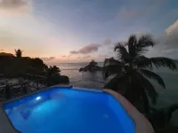 Beachfront Creole villa with incredible ocean views and private plunge pool - ヴィラ