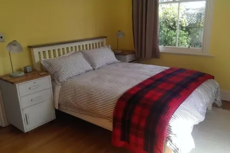 Character cottage stone's throw from The Square