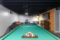 Lake Lodge w Pool Table & Water Toys - Close to Town