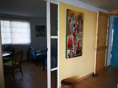 HERMOSA Y COMODA CASA EN LAS COSTAS DEL MAR CARIBE<br><br>IN FRONT OF THE SEA Отели рядом с достопримечательностью «Huerta Beach, Portobelo»